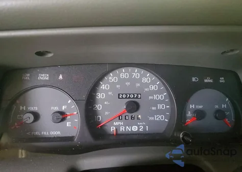 2004 Mercury Grand Marquis Gs z USA, uszkodzony, nr VIN 2MEFM74W14X666361